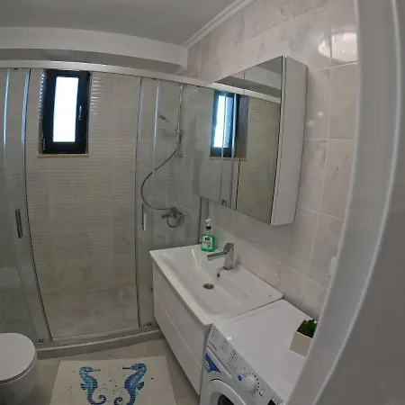 Apartman Constangeles By Solid Butoaie